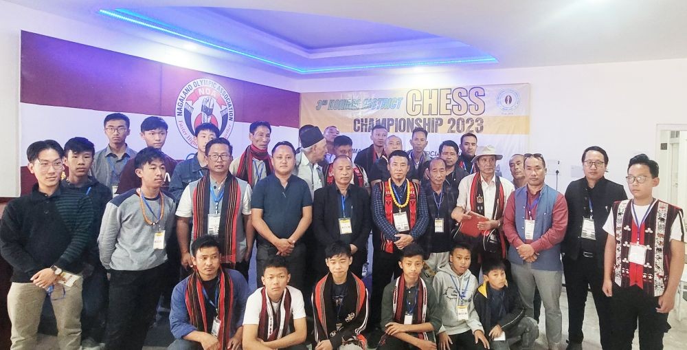 (Left) Kedihoto Puro and KDCA officials with the participants of 3rd Kohima District Chess Championship 2023 (Right) Players at the 3rd Kohima Dist Chess Championship 2023 in Kohima on October 13. (Morung Photo)